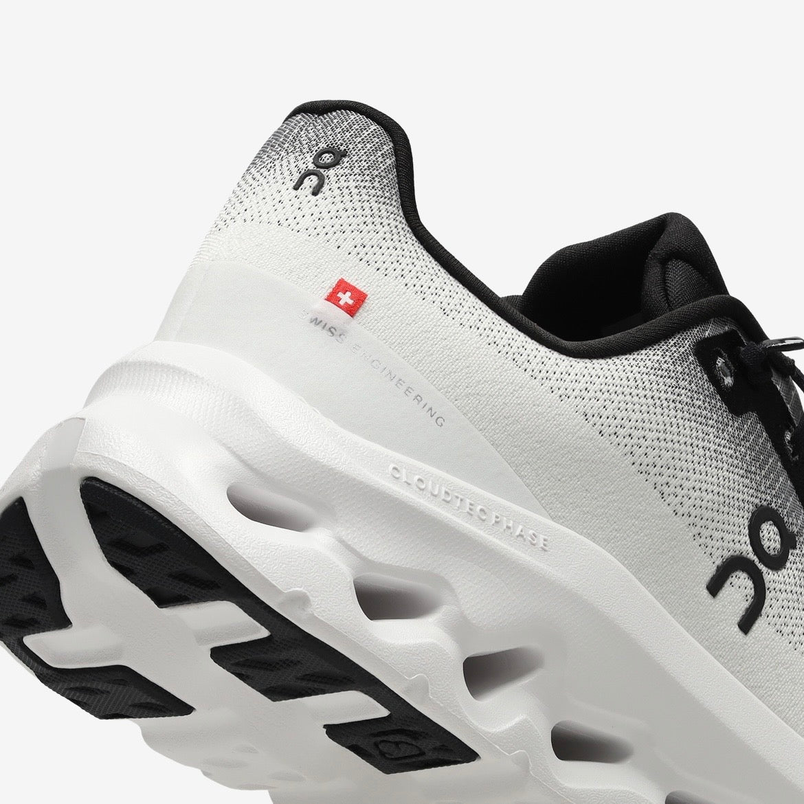 Sneakers On CLOUDTlLT