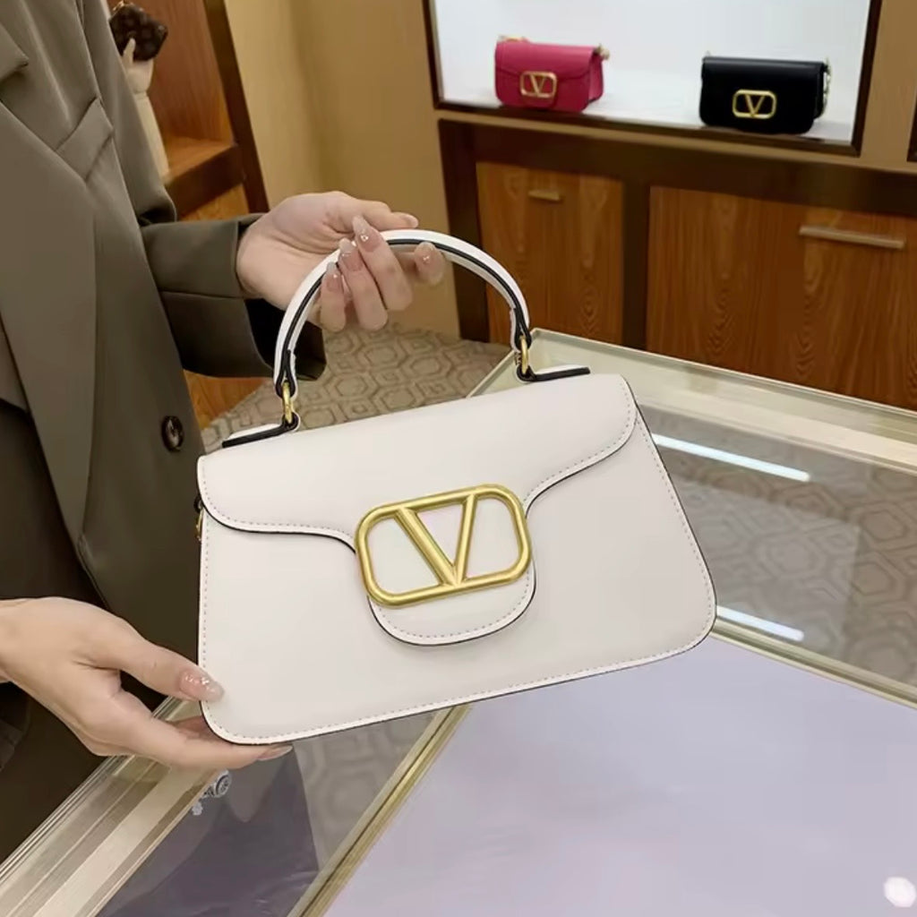 Bolso Cuadrado Elegante – Detalle Dorado