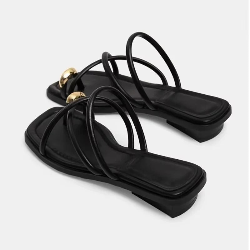 Sandalias Planas con Aro Dorado para Mujer